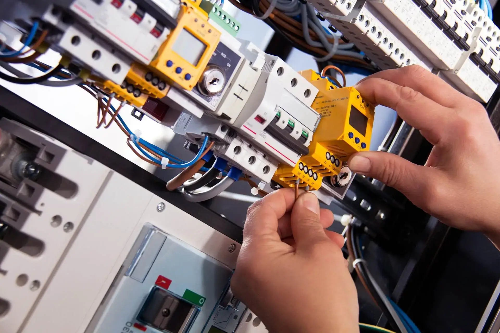 Certified electricians in Chiswick
