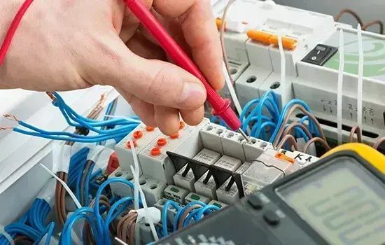 Professional electrician in Chiswick